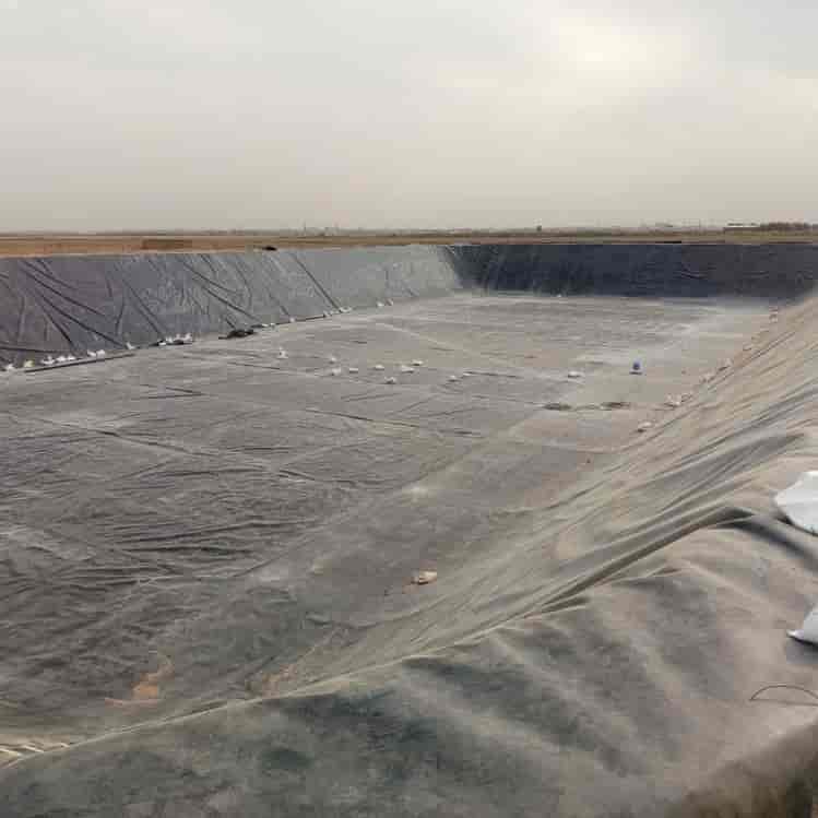 Construction of a 6,000-meter geomembrane pool in Varamin